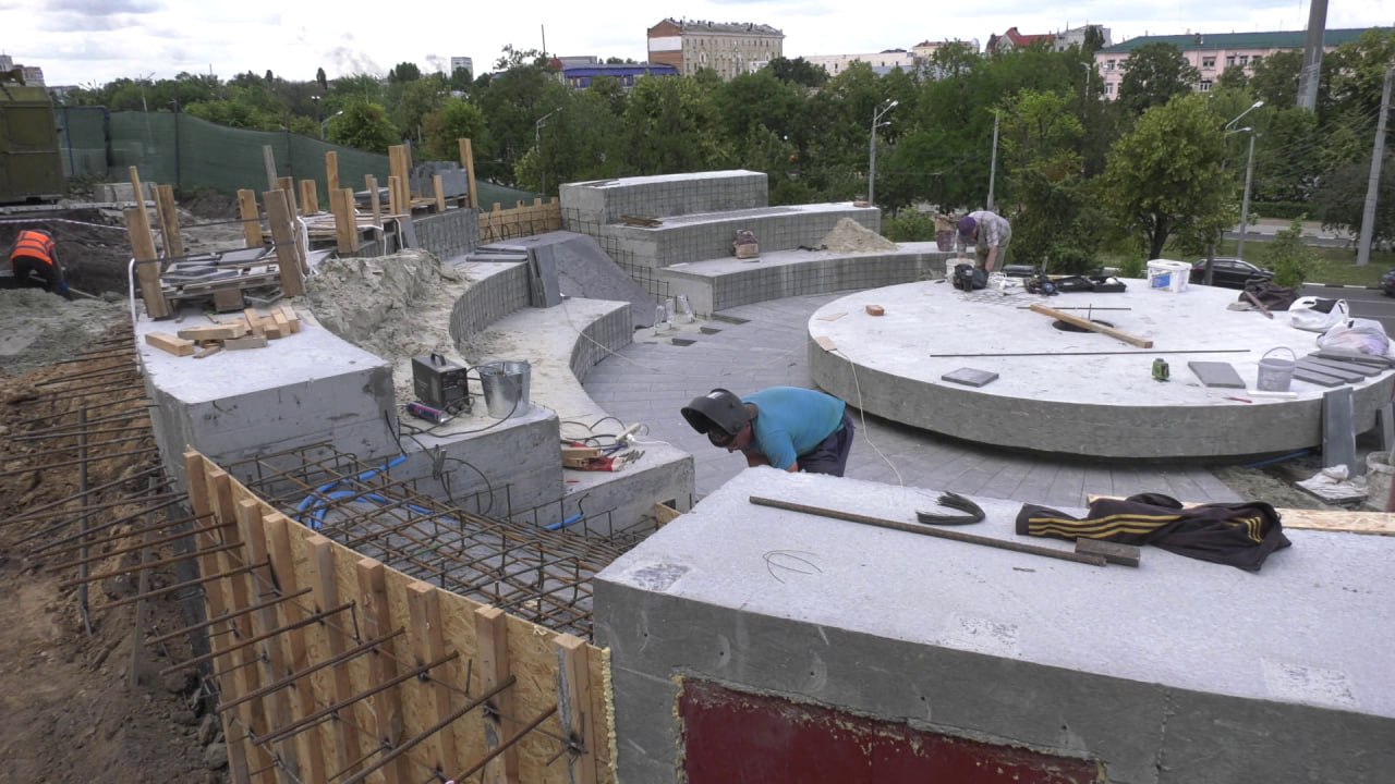 Детонація спричинила зсув на схилі: невідкладні роботи з капітального ремонту тривають у сквері біля Вічного вогню